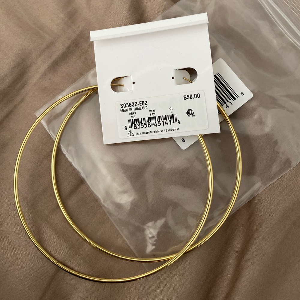 NEVER WORN gold hoop earrings